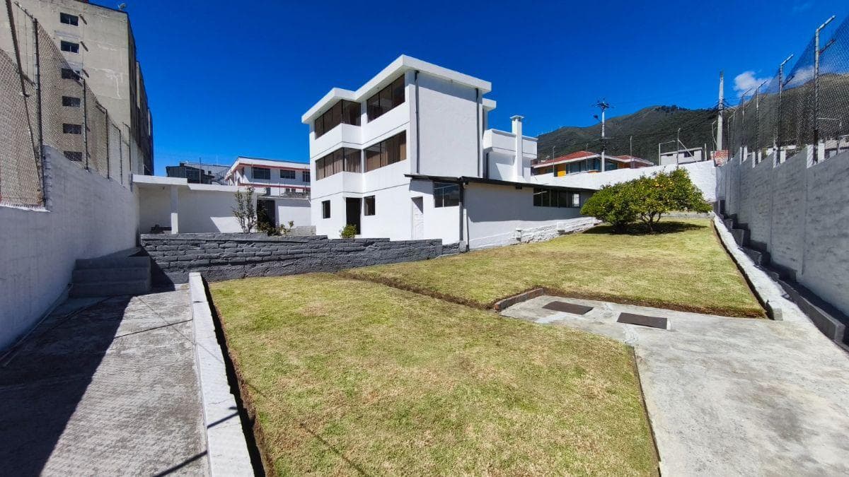 Casa con Amplio Terreno en Venta en La Occidental — imagen 10