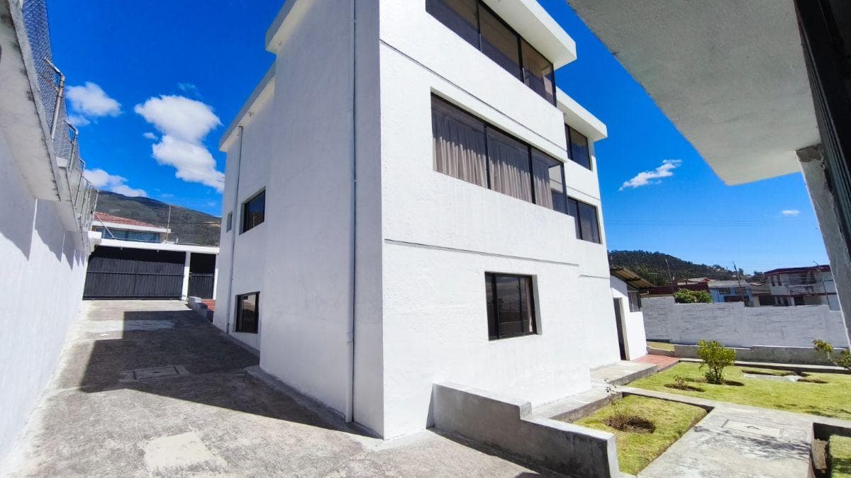 Casa con Amplio Terreno en Venta en La Occidental — imagen 9