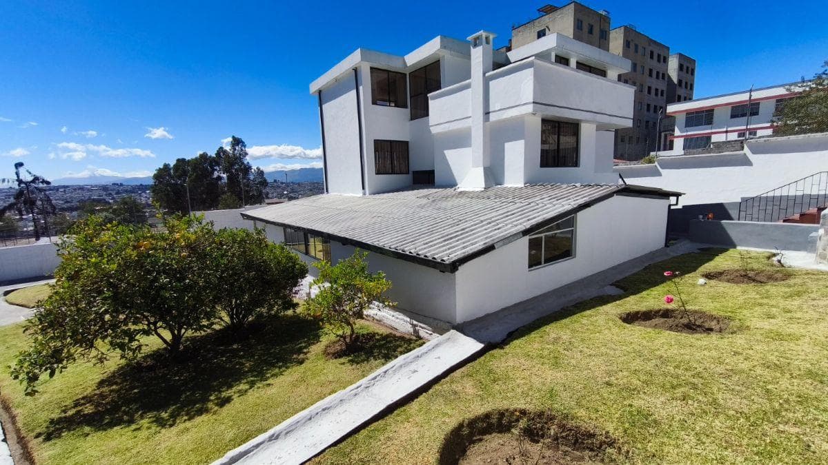 Casa con Amplio Terreno en Venta en La Occidental — imagen 8