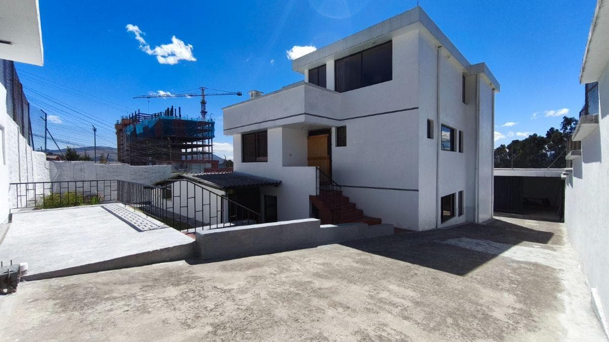 Casa con Amplio Terreno en Venta en La Occidental — imagen 7