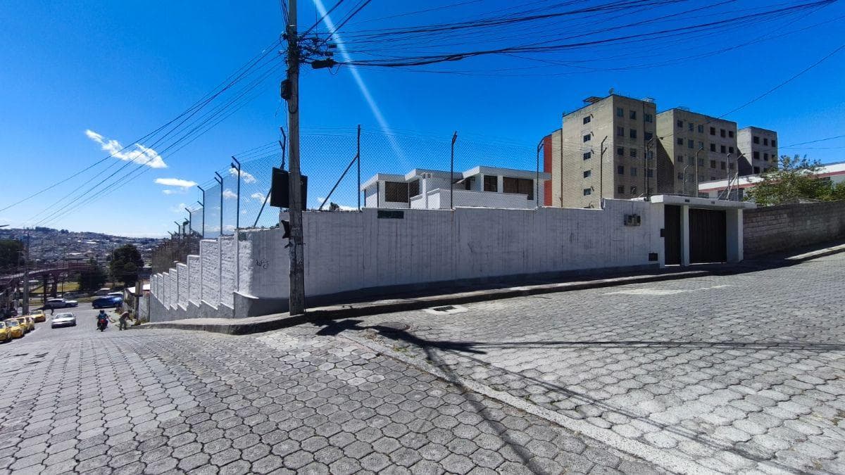 Casa con Amplio Terreno en Venta en La Occidental — imagen 5