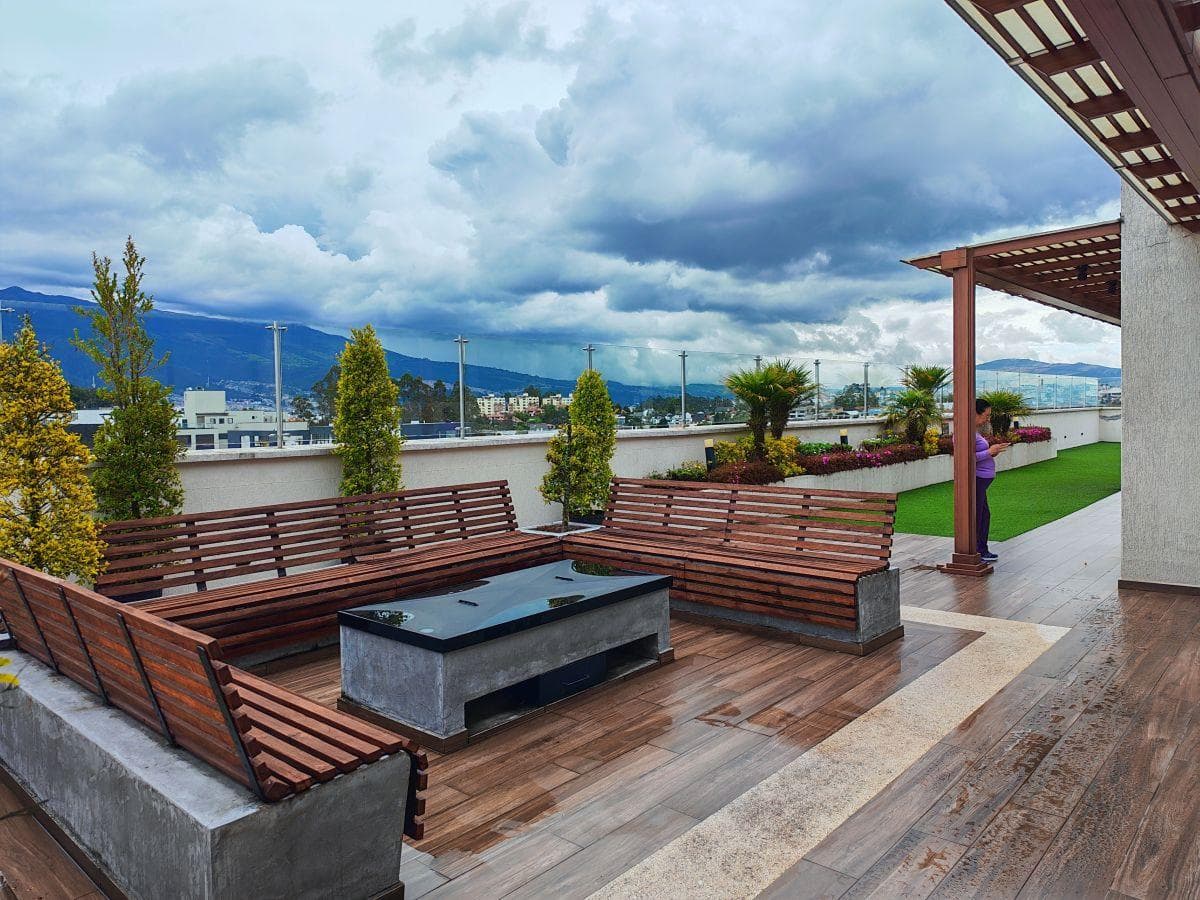 Altos de Monteserrin Lindo Penthouse Moderno, Edf Pequeño, 160 m Luminoso Dos Balcones $195.000, Oo — imagen 9