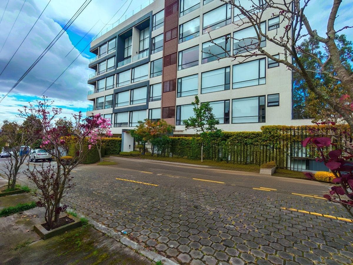 Altos de Monteserrin Lindo Penthouse Moderno, Edf Pequeño, 160 m Luminoso Dos Balcones $195.000, Oo — imagen 6