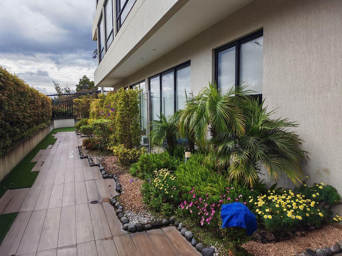 Altos de Monteserrin Lindo Penthouse Moderno, Edf Pequeño, 160 m Luminoso Dos Balcones $195.000, Oo — imagen 3