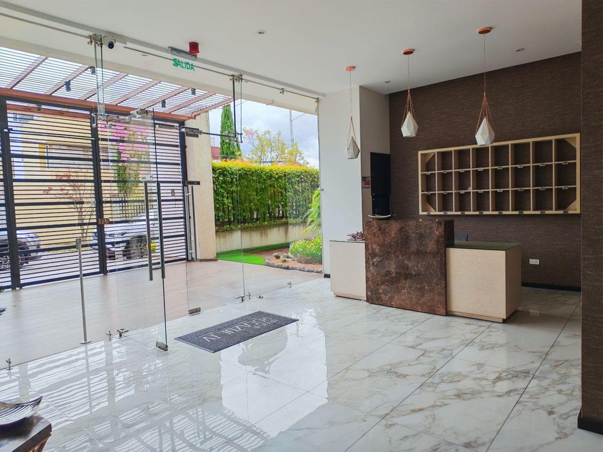 Altos de Monteserrin Lindo Penthouse Moderno, Edf Pequeño, 160 m Luminoso Dos Balcones $195.000, Oo — imagen 2