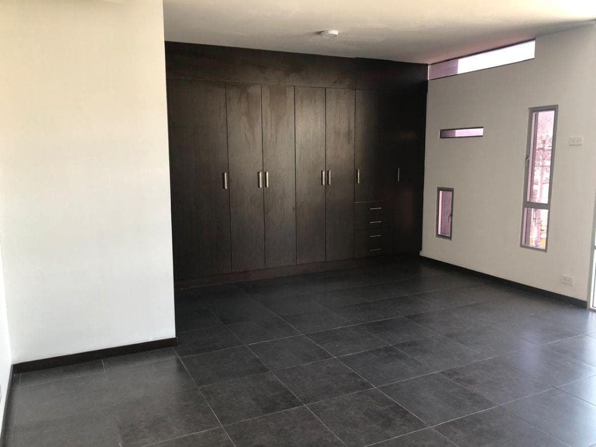 Vendo Cumbayá, Lindo Duplex, 224 m², 2 Dorm. Cerca del Parque de Cumbayá, Excelente Ubicación! — imagen 2