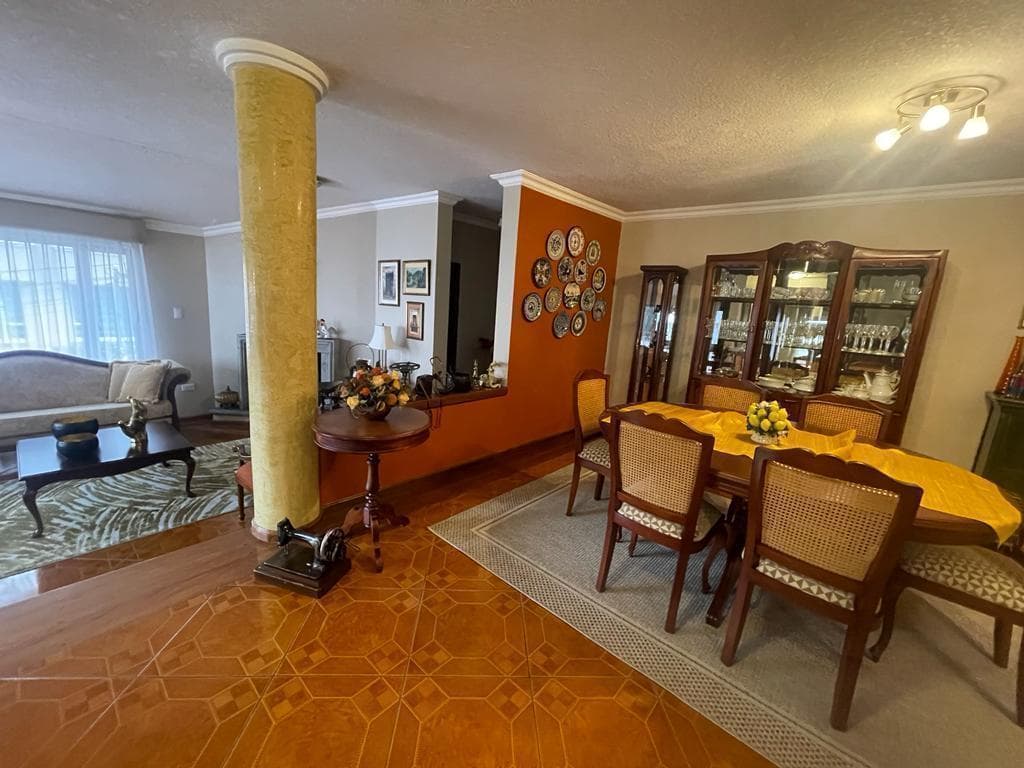 Vendo Casa - Urb. Lomas de Monteserrin - Seguridad 24/7 - *mm — imagen 1