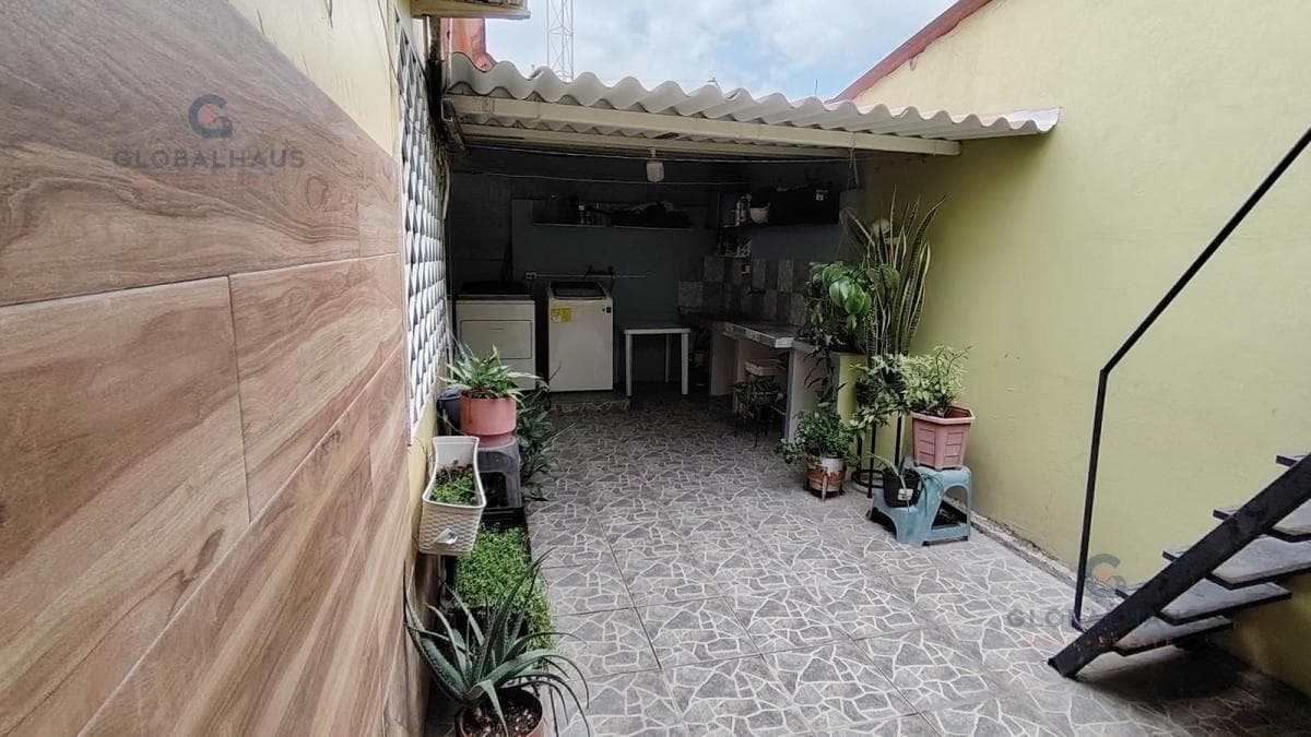 Casa en Venta con 3 Dorm. en Samanes 5 G. P. Guayas — imagen 7