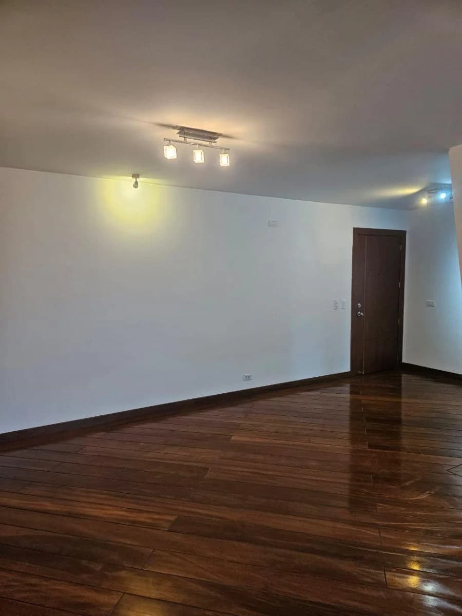 Cumbaya, Cerca de Usfq,, 3 Dorm., Linda Vista. Conjunto Cerrado, Piscina, Seguridad 24/7 — imagen 10