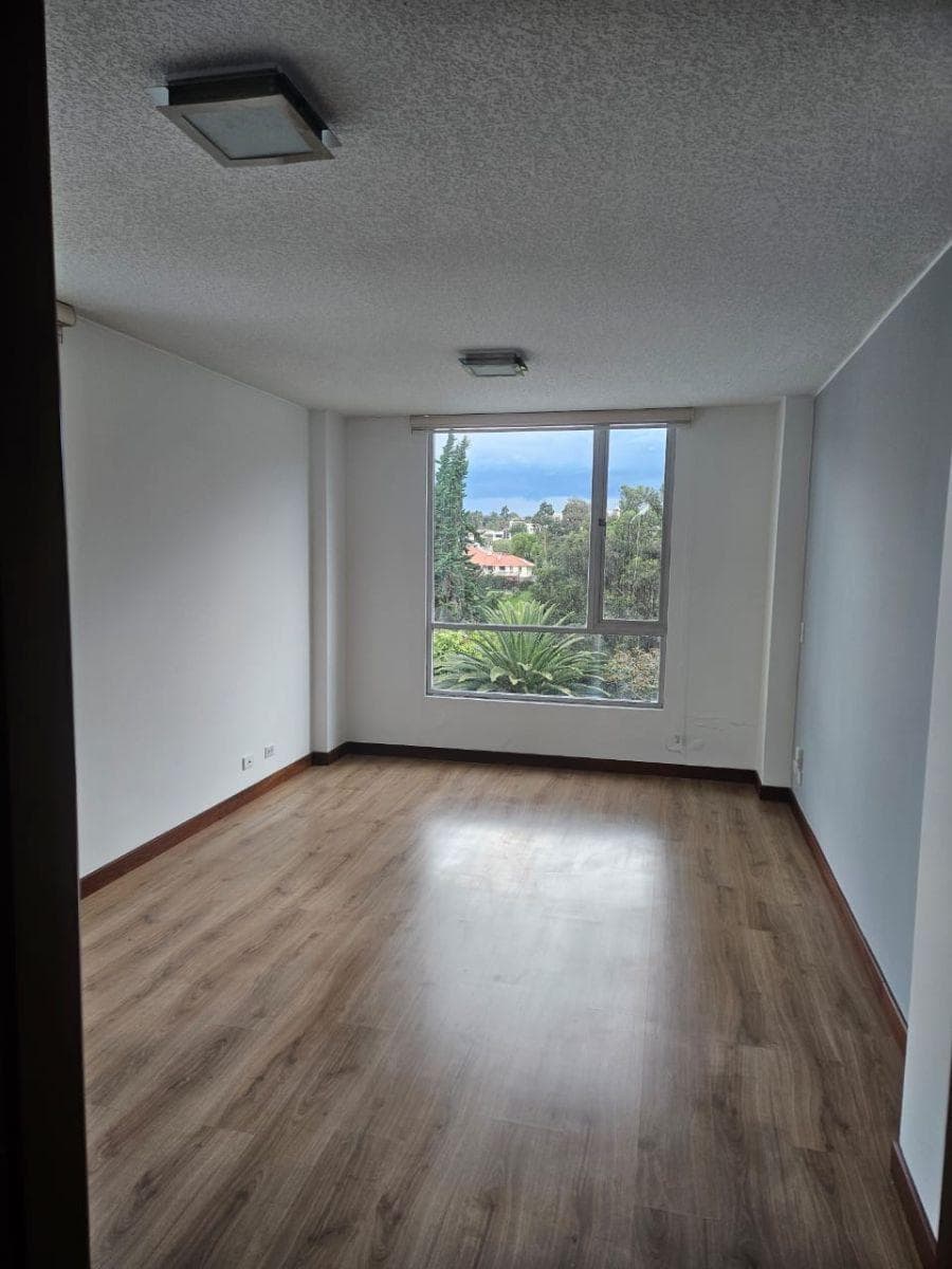Cumbaya, Cerca de Usfq,, 3 Dorm., Linda Vista. Conjunto Cerrado, Piscina, Seguridad 24/7 — imagen 5