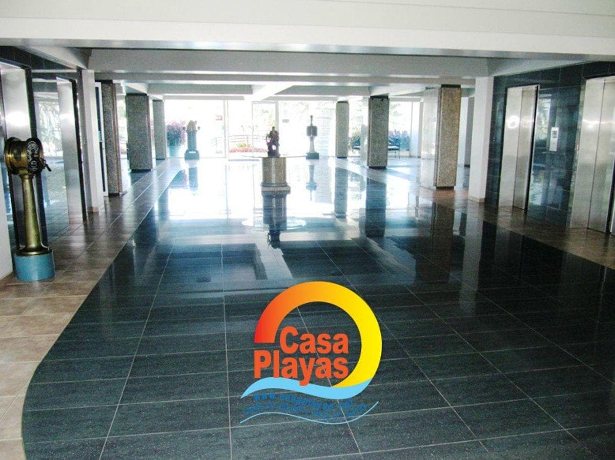 Carabelas de Colón, Venta Departamento Frente Al Mar con Piscinas en Playas Villamil, Guayas — imagen 2