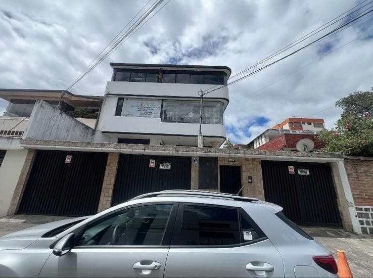 Casa en Venta de 3 Pisos Norte de Quito — imagen 5