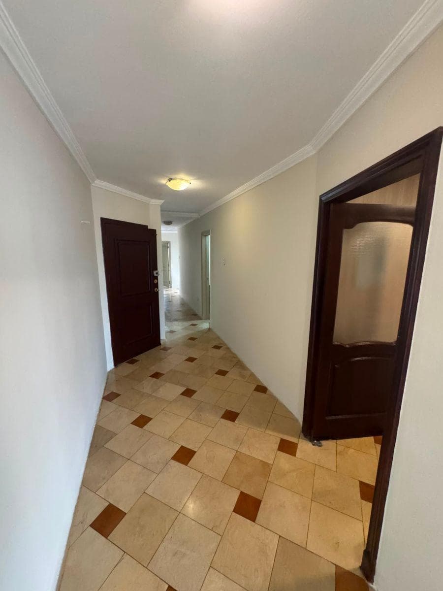 Amplio Departamento Zona Cerrada con Garaje, Kennedy Nueva/ Venta, Guayas — imagen 7
