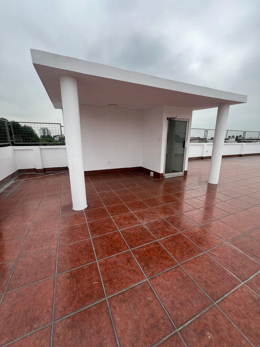 En Venta Departamento con Vista 2do Piso con Amplia Terraza, Guayas — imagen 7