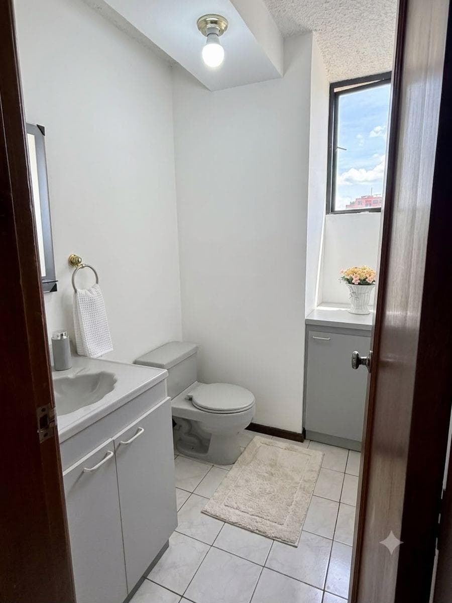 Departamento 4 Dorm. Quicentro Norte — imagen 3