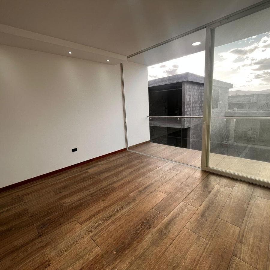Venta Casa a Estrenar - Sector Tumbaco — imagen 4