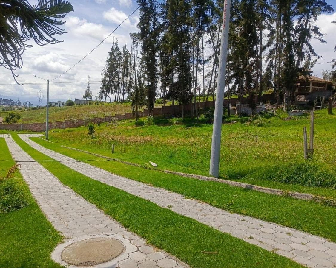 Lote en Venta en El Norte de Ambato. Sector Exclusivo, Tungurahua — imagen 1