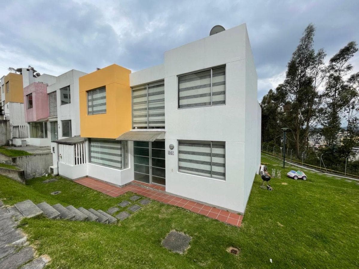 Casa de Venta en Conjunto Paseos Dele Pichincha — imagen 1
