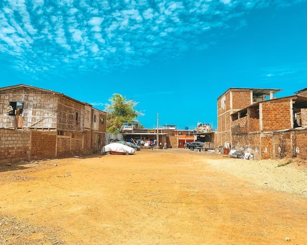 Venta de Terreno con Casa en Manta Vanc, Manabí — imagen 1
