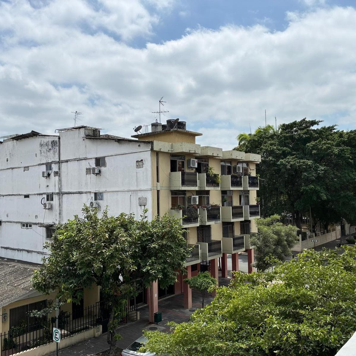 Departamento en Venta en Chimborazo y Colombia, Guayas — imagen 1
