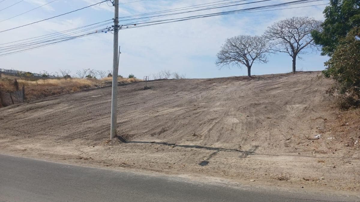 " Terreno en Venta en La Zona Sur de Manta: con Gran Potencial Inmobiliario, Manabí — imagen 4