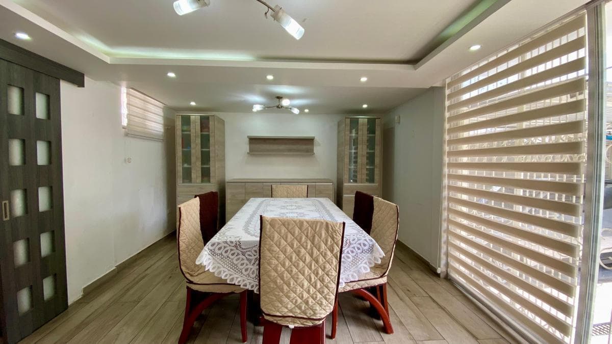 Casa de Venta Remodelada Norte de Quito (Casa - Dos Suites - Local Comercial) — imagen 8
