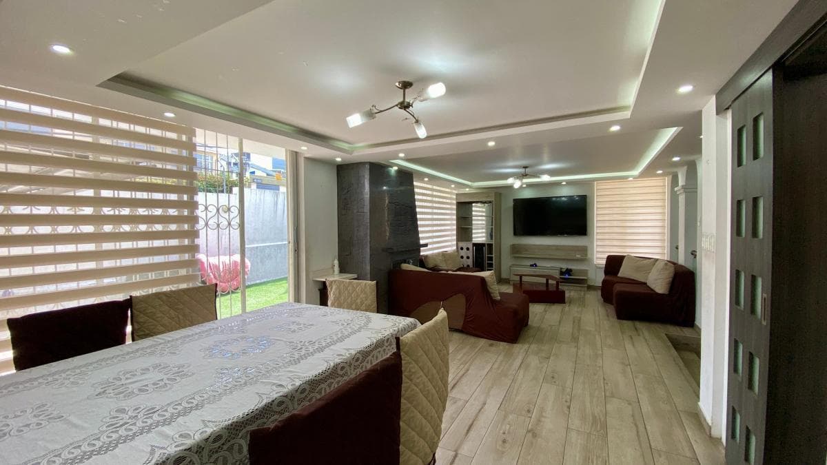 Casa de Venta Remodelada Norte de Quito (Casa - Dos Suites - Local Comercial) — imagen 7