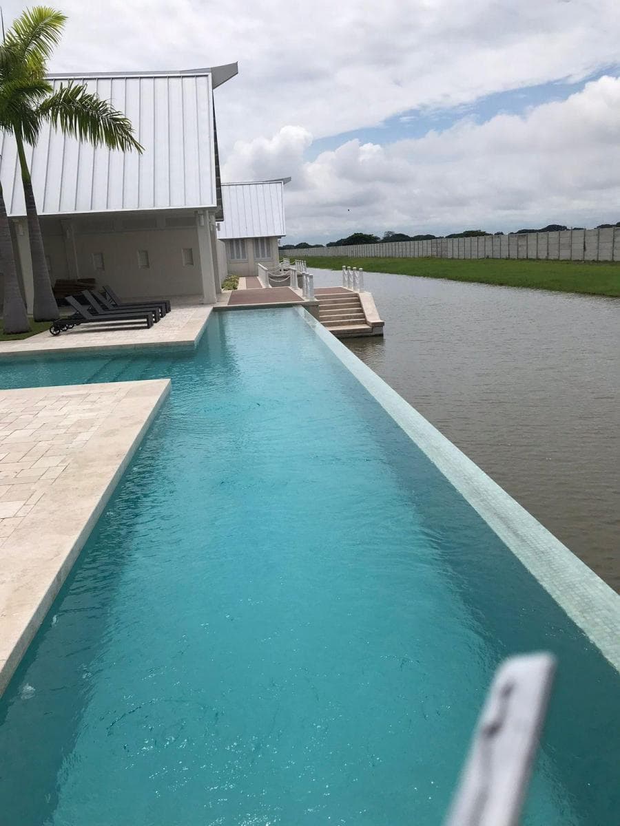 Oportunidad Dos Terrenos Medianeros 450 m y 480,m, Guayas — imagen 3