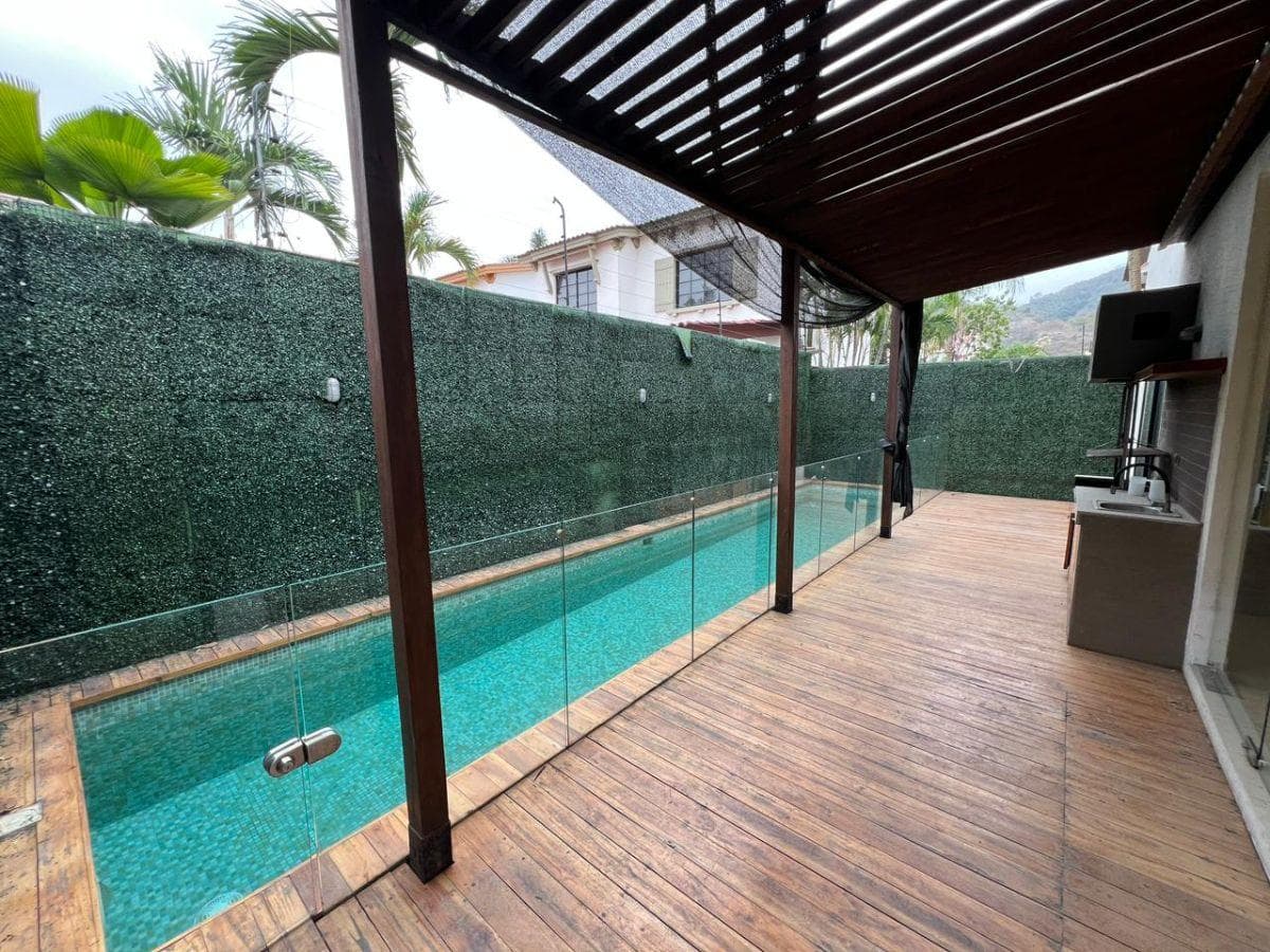 Casa de 270 m² con 4 Habitaciones en Venta en Vía a La Costa Terra Nostra, Guayas — imagen 1