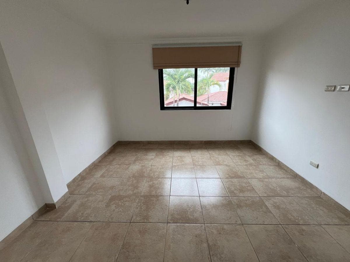 Casa de 270 m² con 4 Habitaciones en Venta en Vía a La Costa Terra Nostra, Guayas — imagen 3