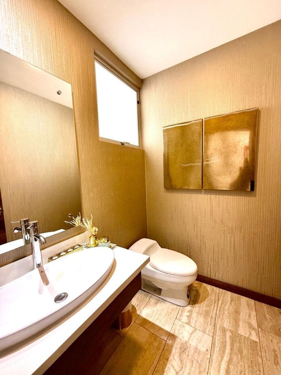 Casa Moderna de Venta en Puembo — imagen 8