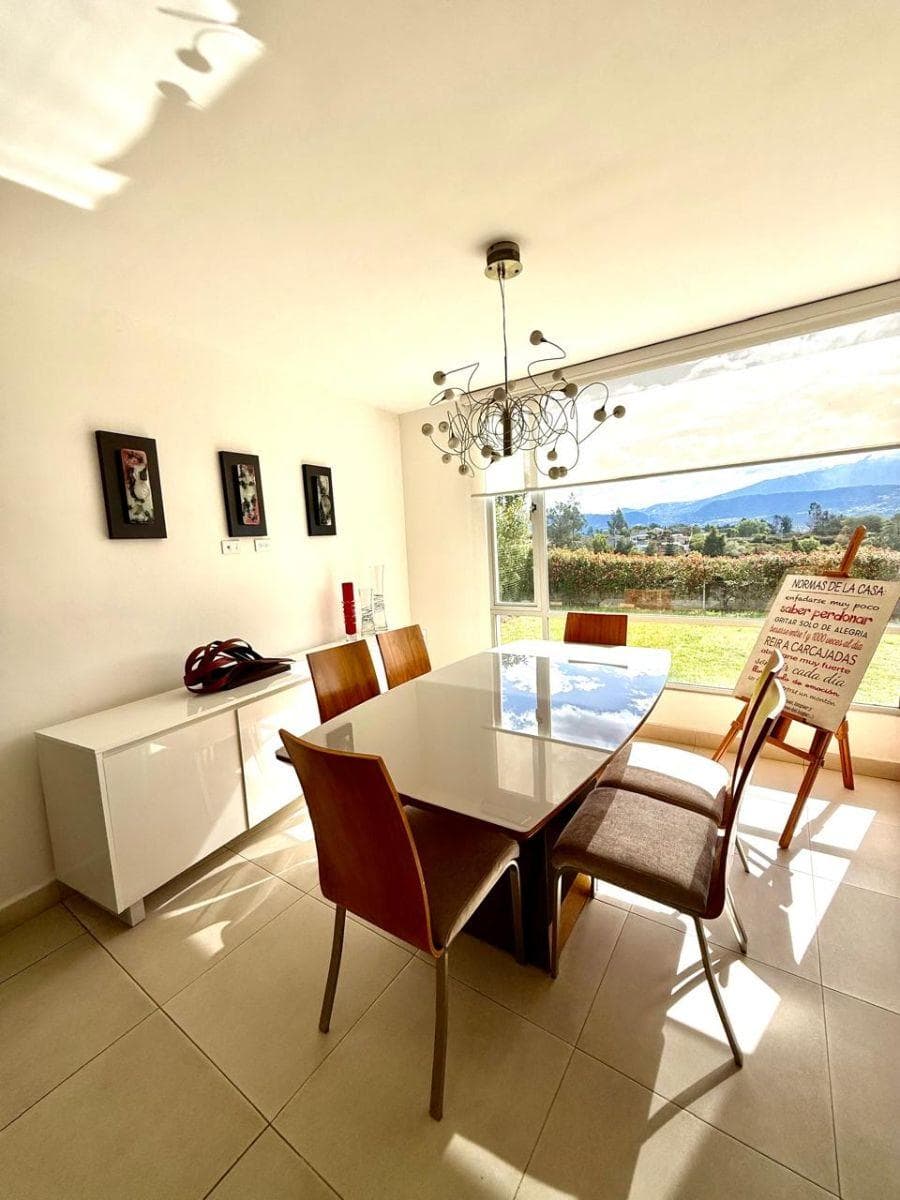 Casa Moderna de Venta en Puembo — imagen 4