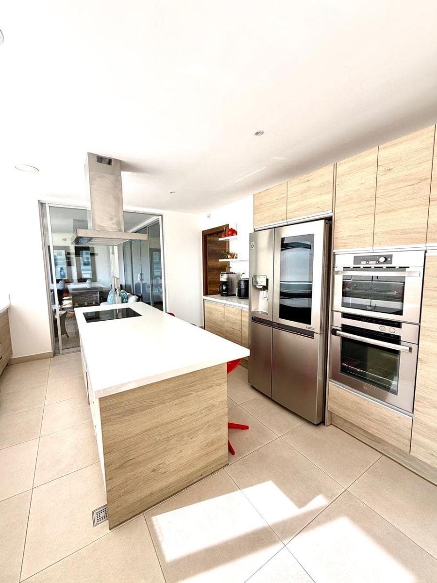 Casa Moderna de Venta en Puembo — imagen 3