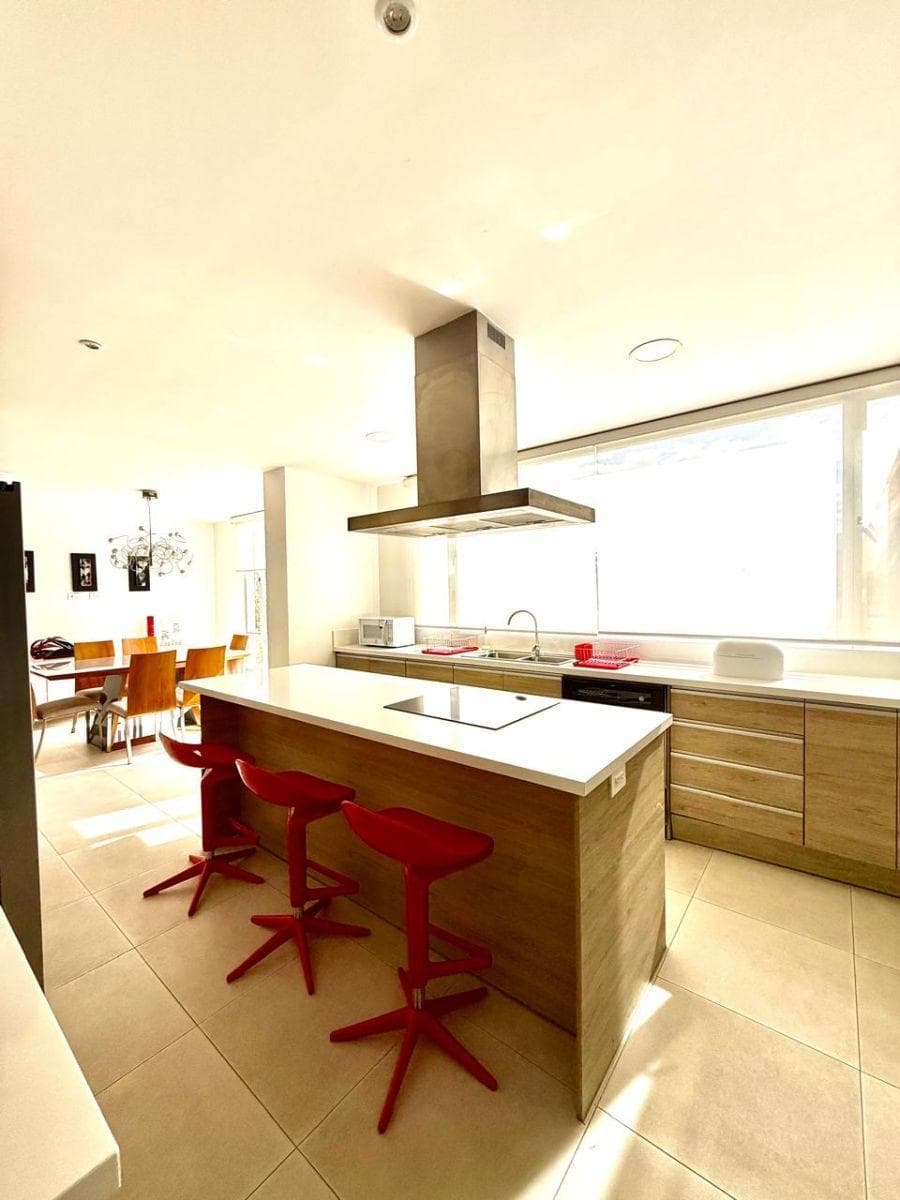 Casa Moderna de Venta en Puembo — imagen 2