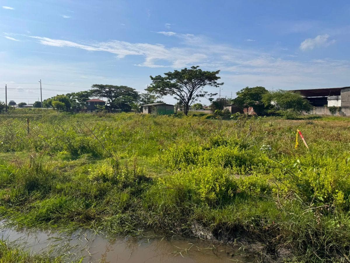 Terreno Comercial en Venta Samborondon 1,333 m², Guayas — imagen 1