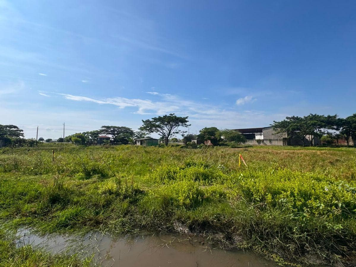 Terreno Comercial en Venta Samborondon 1,333 m², Guayas — imagen 2