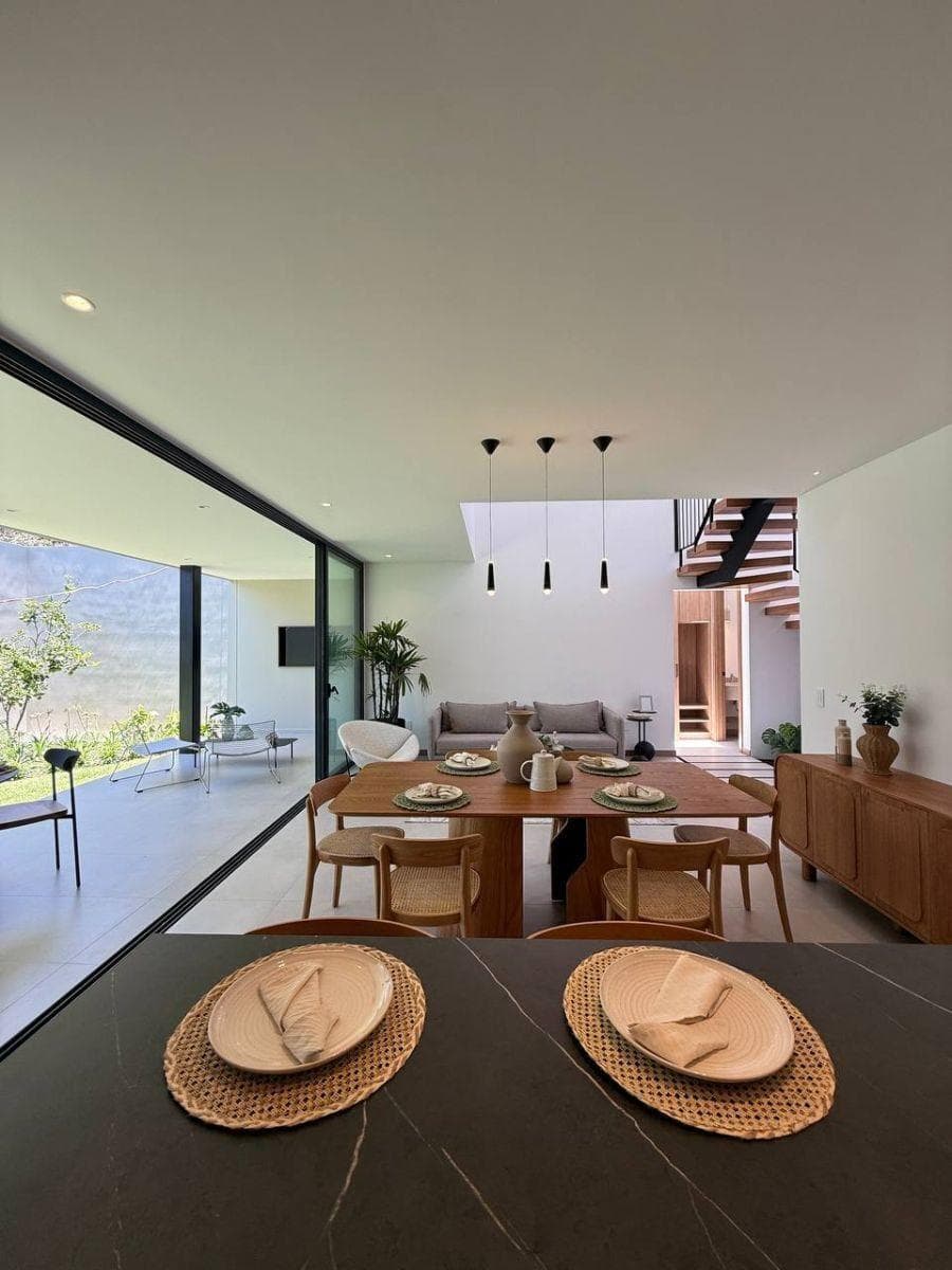 Casa de Lujo - en Venta - Tumbaco - 166 m² — imagen 1