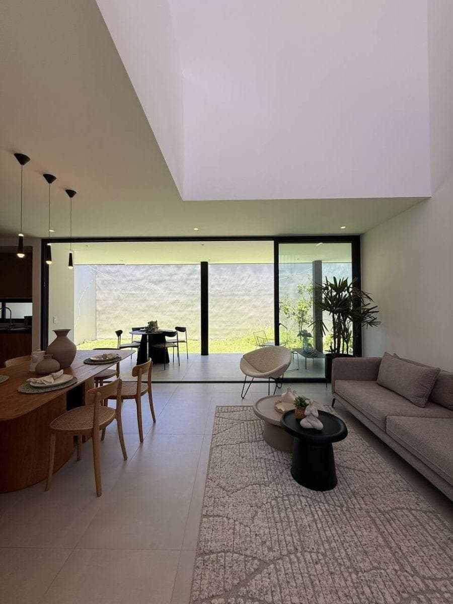 Casa de Lujo - en Venta - Tumbaco - 166 m² — imagen 2