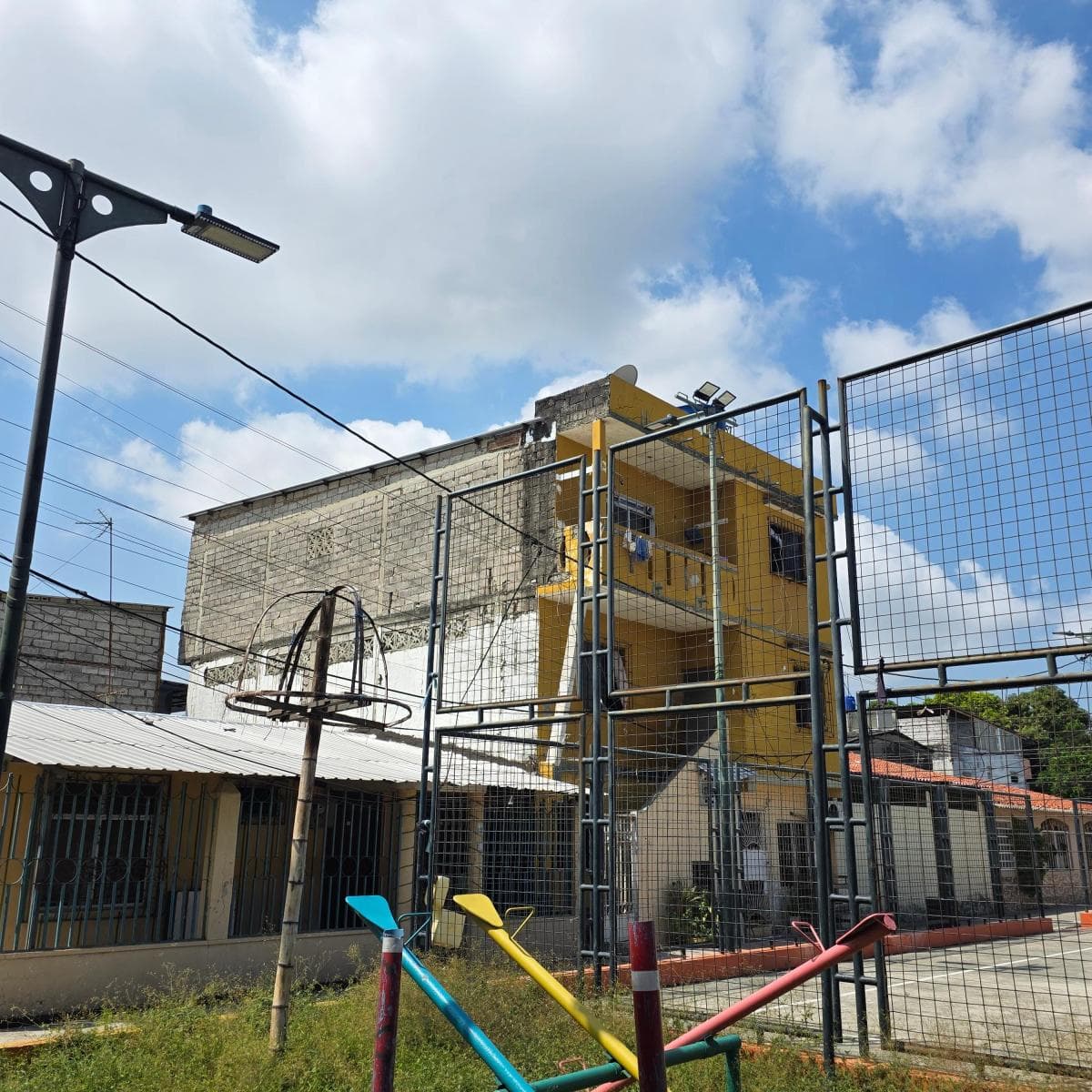 Oportunidad de Inversion en El Sur, Casa Rentera con Excelente Rentabilidad, Circuito Cerrado, Guayas — imagen 1