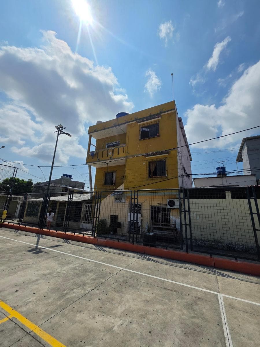 Oportunidad de Inversion en El Sur, Casa Rentera con Excelente Rentabilidad, Circuito Cerrado, Guayas — imagen 2