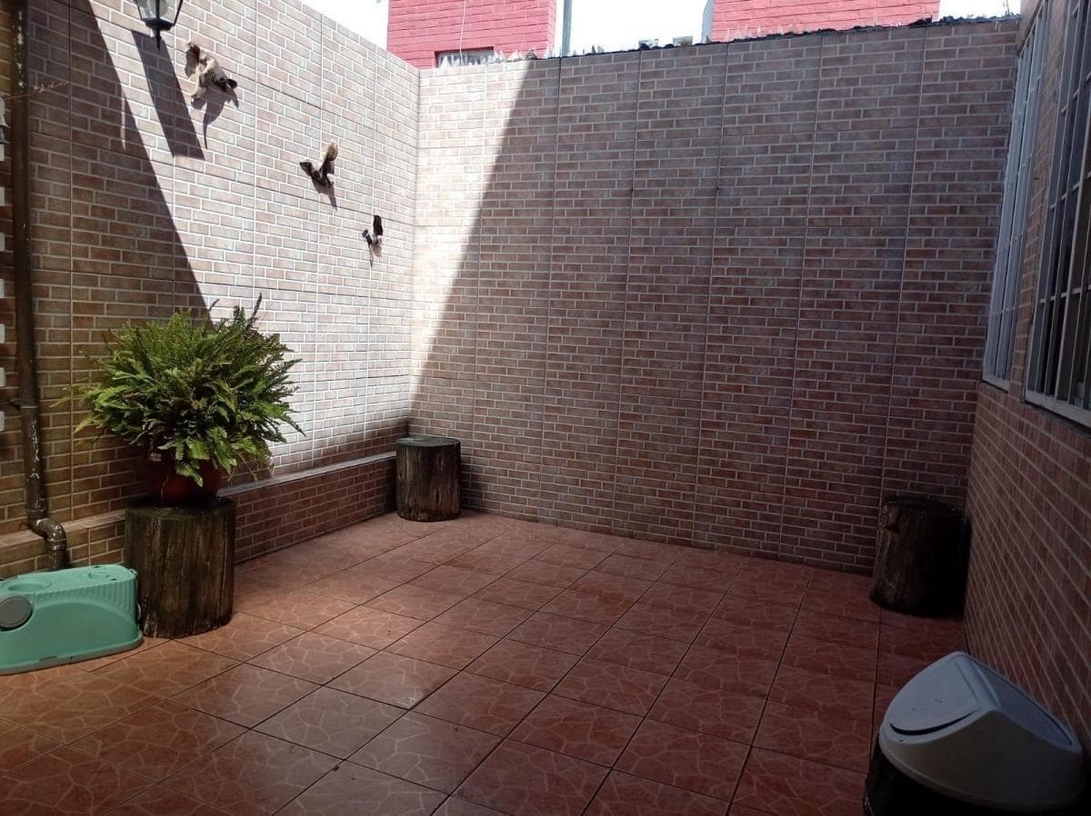 Casa de 191 m² con 3 Habitaciones en Venta en Quitumbe — imagen 3