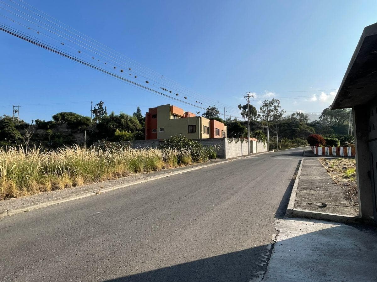 Venta Terreno de 601 m² en La Urbanización El Rosario Sector Pomasqui - Quito — imagen 9