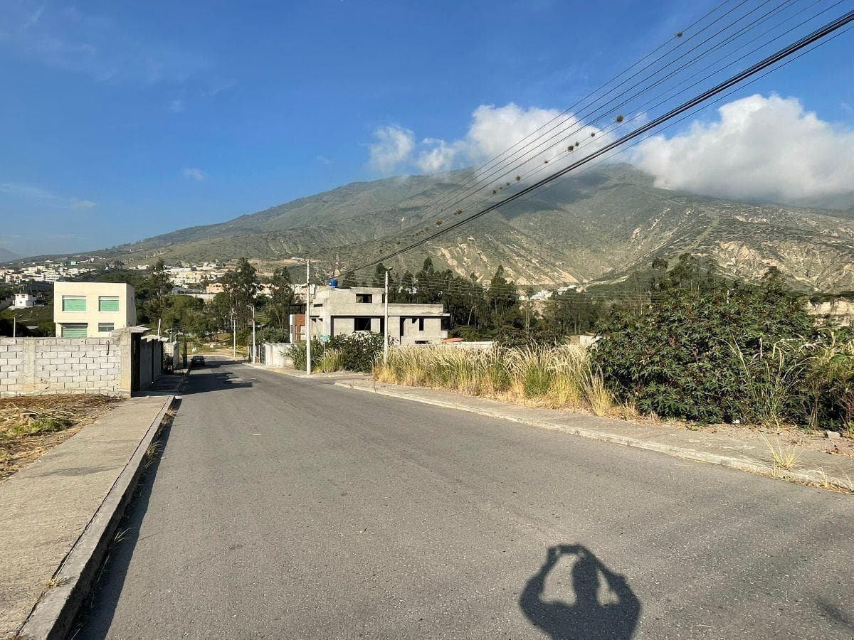 Venta Terreno de 601 m² en La Urbanización El Rosario Sector Pomasqui - Quito — imagen 3
