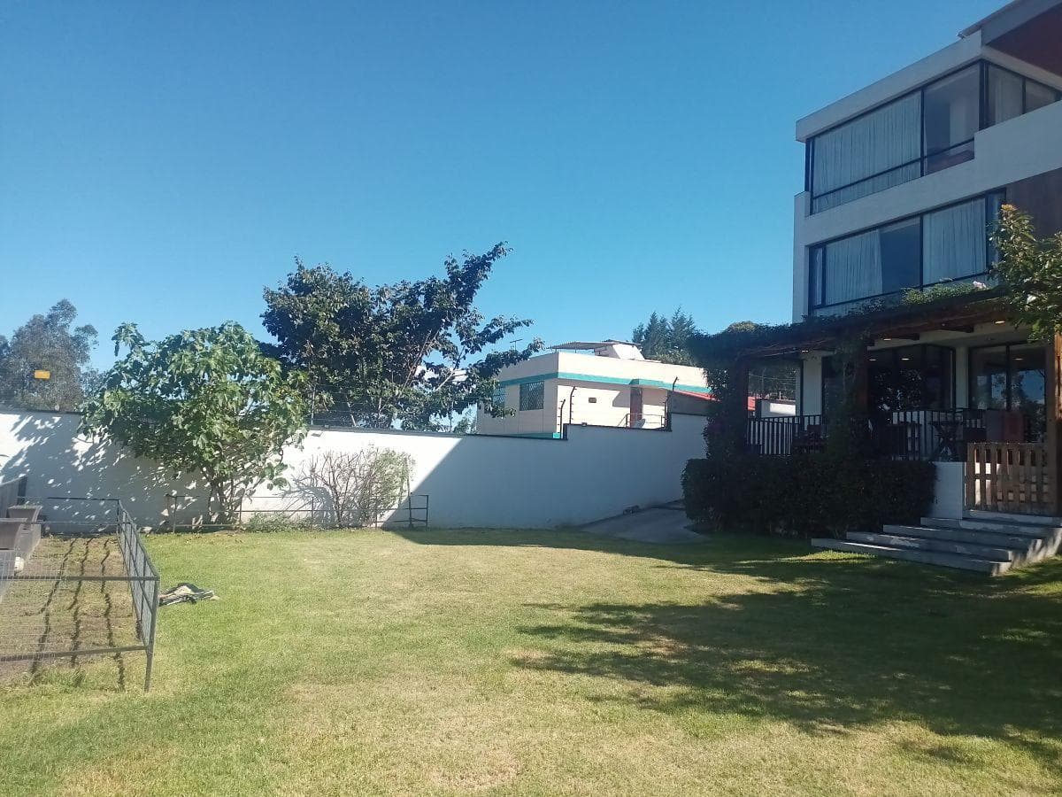 San Patricio Cumbaya Casa Nueva 4 Dorm., Jardín, 6 Parqueos, Terraza, Estudio, Seguridad — imagen 8