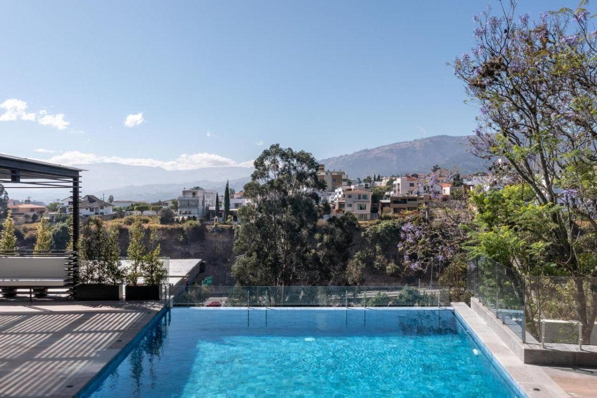 Departamento por Estrenar con Vista y Terraza en Cumbayá — imagen 8