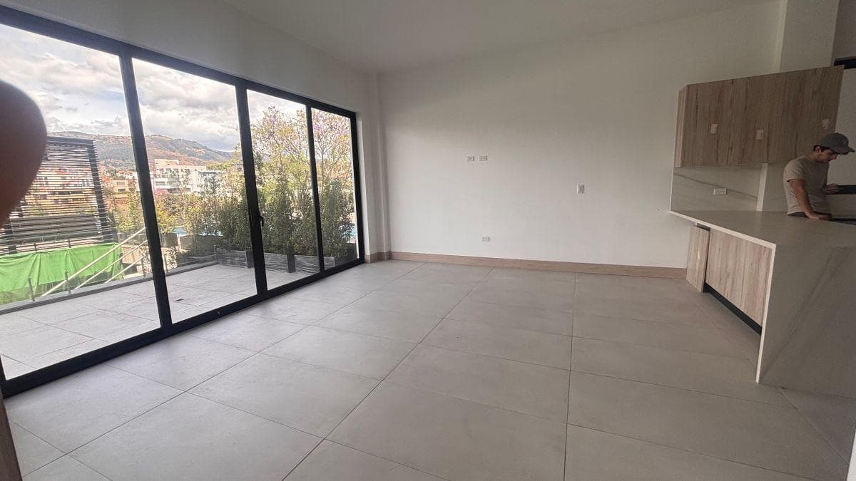 Departamento por Estrenar con Vista y Terraza en Cumbayá — imagen 5