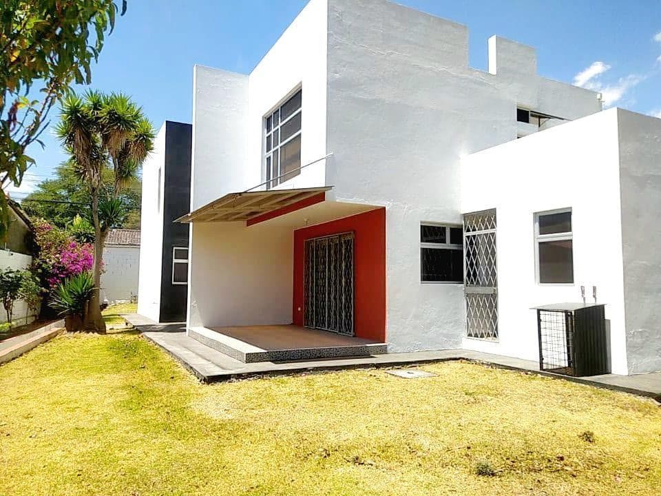 Casa con Terreno en Venta - Zona Estratégica de Tumbaco — imagen 2
