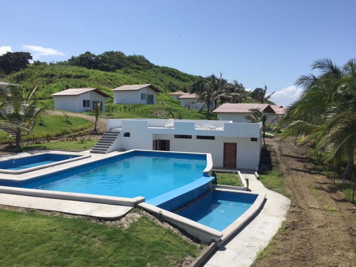 Venta Terreno con Area Hotelera, Proyecto de Vivienda, Área Ganaderia, Agricola y Camaronera, Manabí — imagen 7