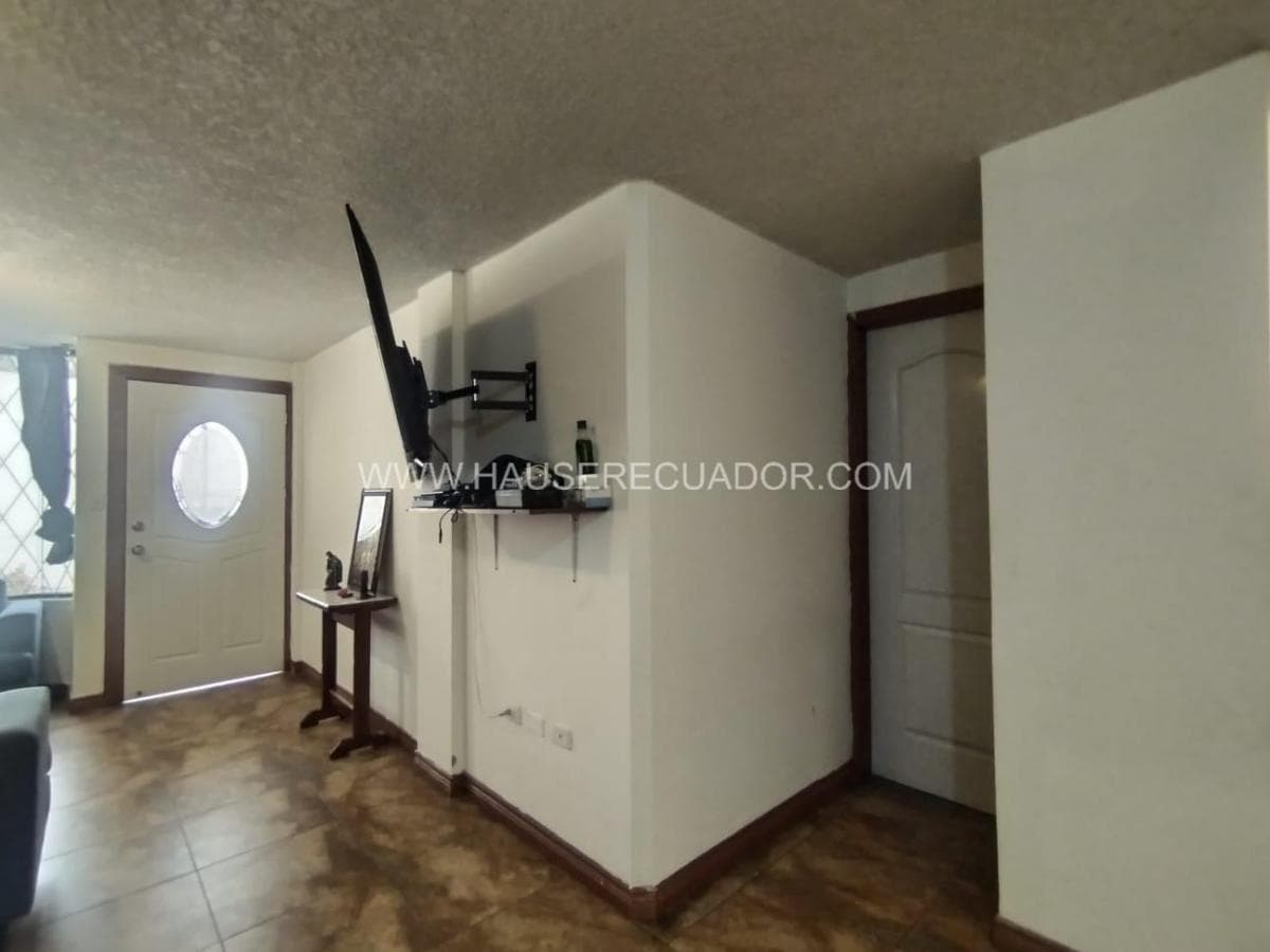 Casa en Venta en Pomasqui con Renta Activa | 184 m² | Oportunidad Para Inversionistas — imagen 7