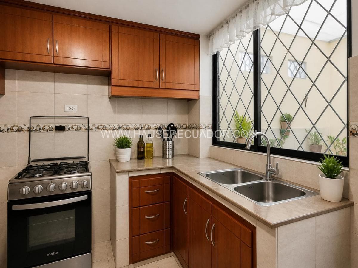 Casa en Venta en Pomasqui con Renta Activa | 184 m² | Oportunidad Para Inversionistas — imagen 6